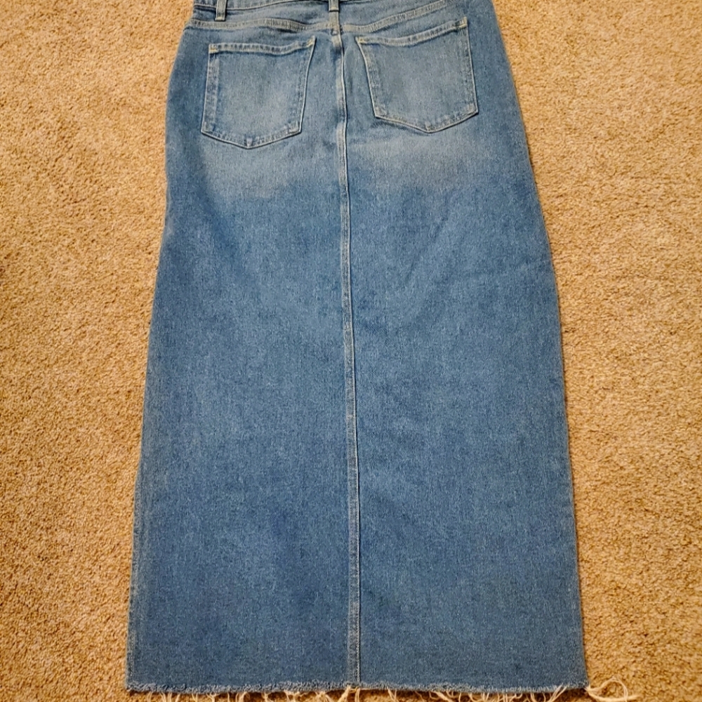 Denim Maxi Skirt size 31 like new  wore ones